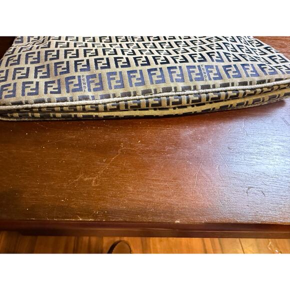 Vintage Grey Fendi Baguette Shoulder Bag - Picture 7 of 8